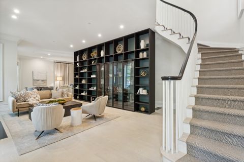 Tiny photo for 545 W Dickens Avenue, Chicago, IL 60614 (MLS # 12375805)