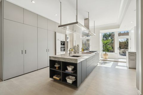 Tiny photo for 545 W Dickens Avenue, Chicago, IL 60614 (MLS # 12375805)