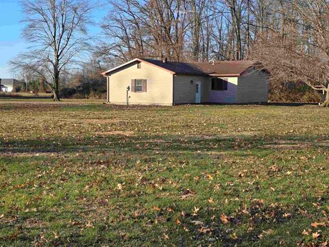 Tiny photo for 2460 Wasson Road, Harrisburg, IL 62946 (MLS # 100000027)