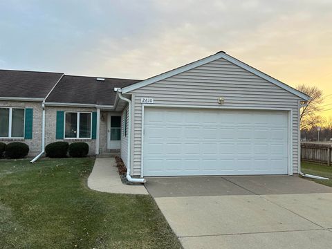 Photo of 2610 38th Street #1, Moline, IL 61265 (MLS # 100000233)