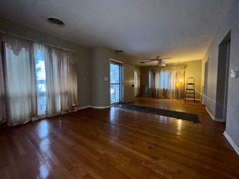 Tiny photo for 2435 E 41st Street, Davenport, IA 52806 (MLS # 100000028)