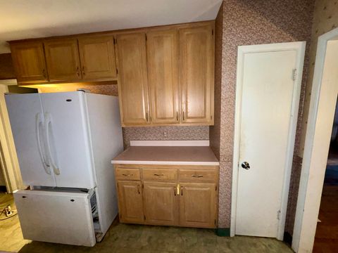 Tiny photo for 2435 E 41st Street, Davenport, IA 52806 (MLS # 100000028)