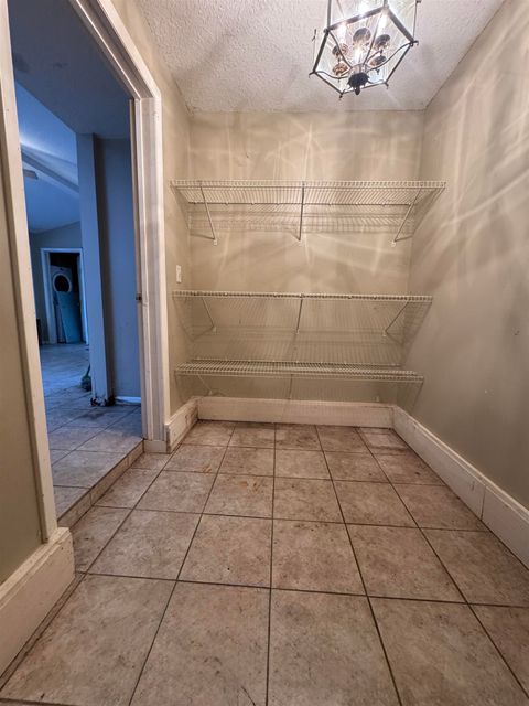 Tiny photo for 2435 E 41st Street, Davenport, IA 52806 (MLS # 100000028)