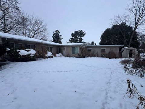 Tiny photo for 2435 E 41st Street, Davenport, IA 52806 (MLS # 100000028)