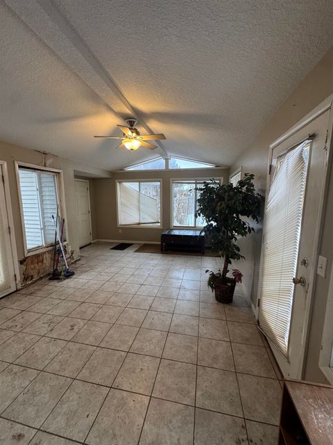 Tiny photo for 2435 E 41st Street, Davenport, IA 52806 (MLS # 100000028)