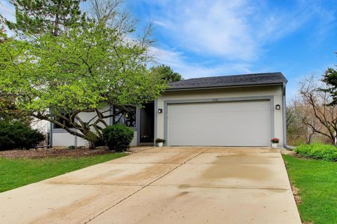 Tiny photo for 6501 Raintree Court, Lisle, IL 60532 (MLS # 12617218)