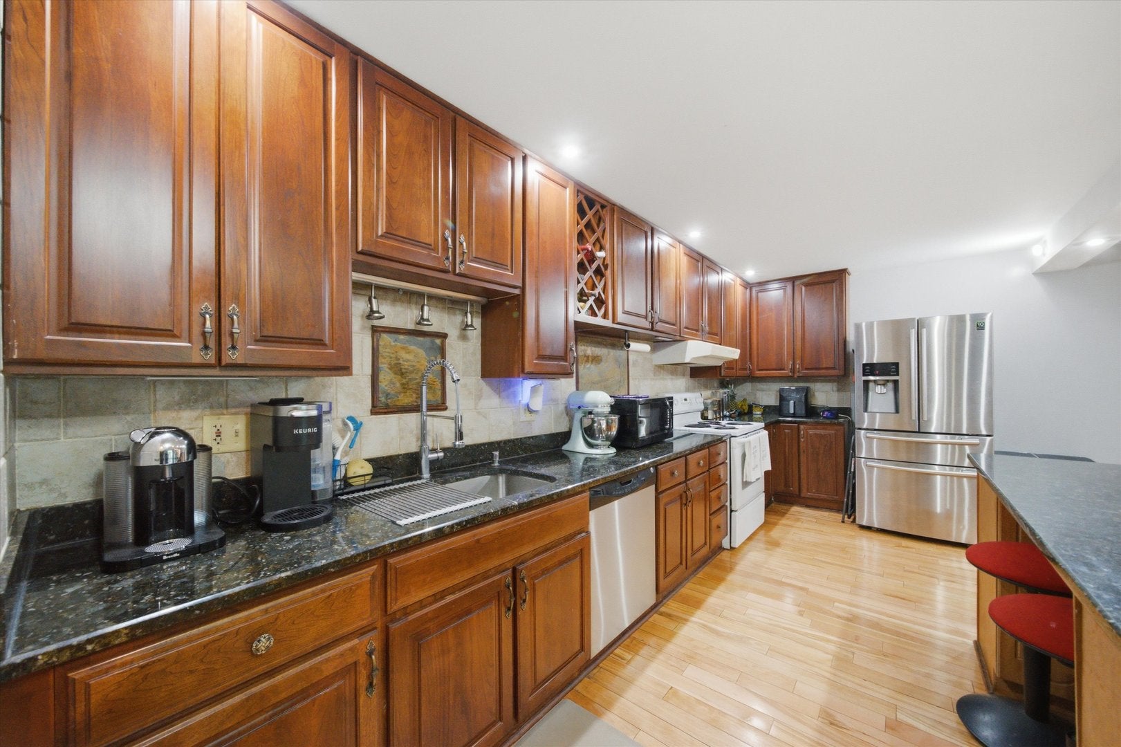 801 Oakton Street 204