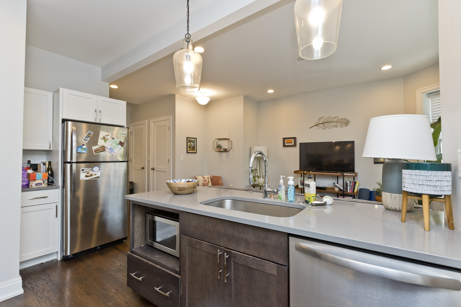 856 N Hermitage Avenue 3F
