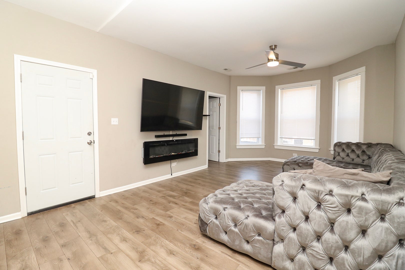 6936 S Green Street - Photo 3