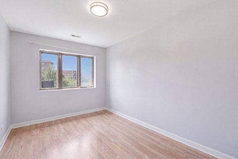 Tiny photo for 9331 Landings Lane #305, Des Plaines, IL 60016 (MLS # 12699198)