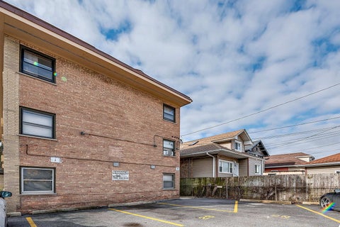 Tiny photo for 2 Le Moyne Parkway #2N, Oak Park, IL 60302 (MLS # 12773873)