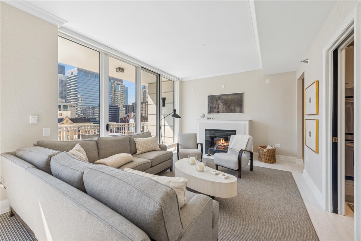 55 E Erie Street 1604
