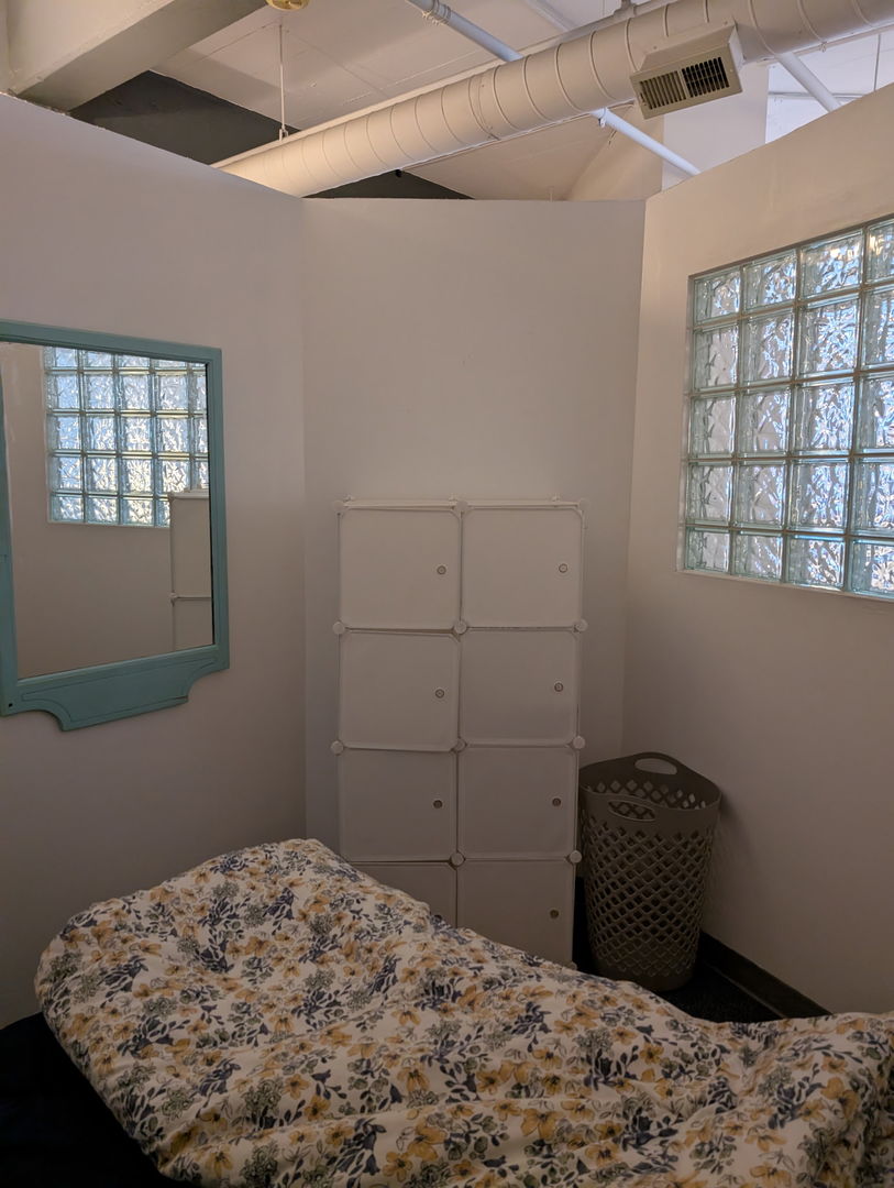 124 W POLK Street 504