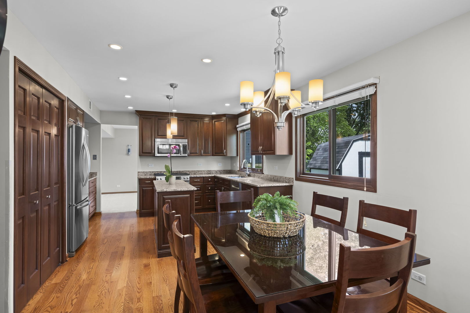 4095 Victoria Drive