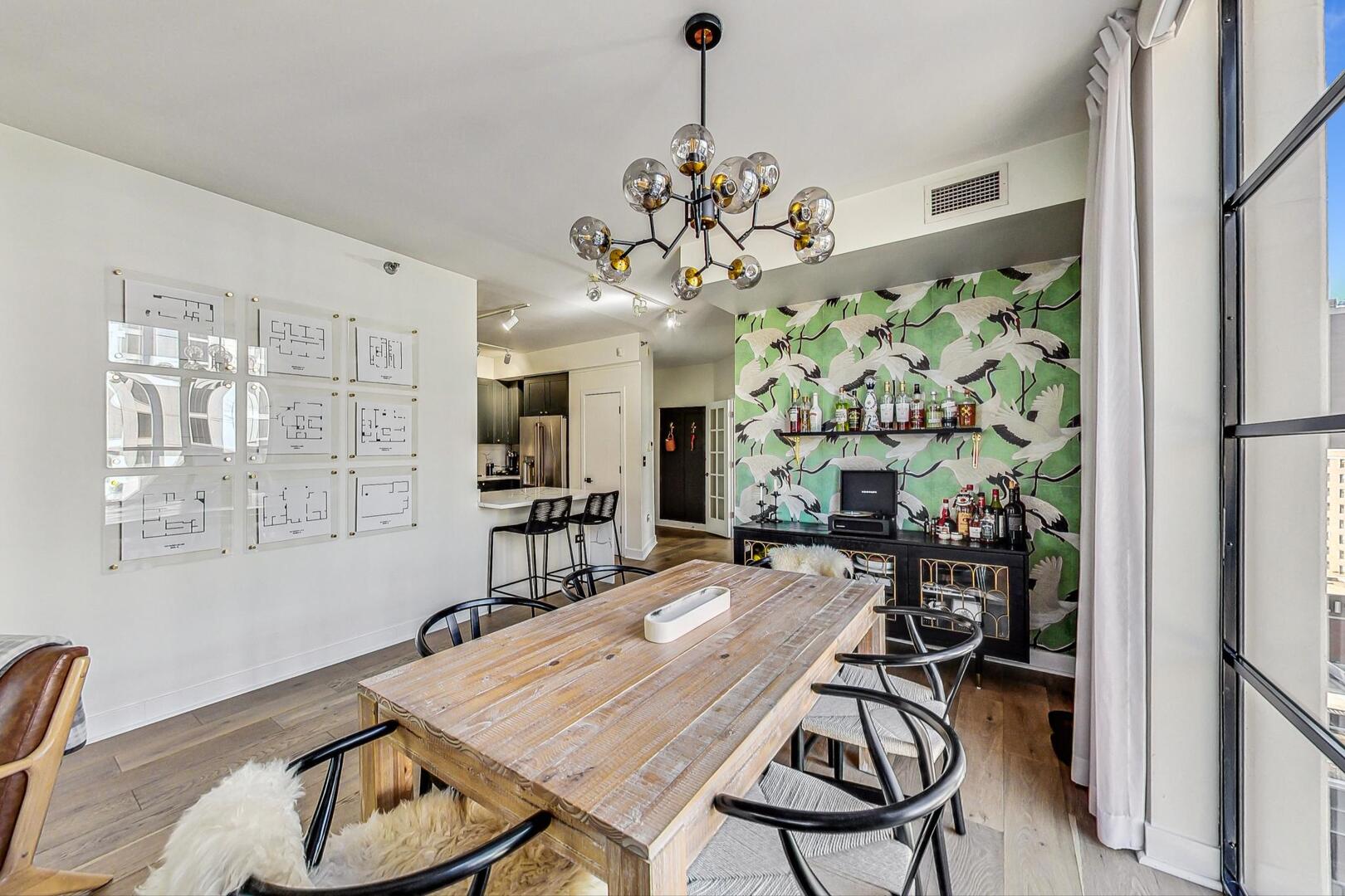 744 N Clark Street 1005