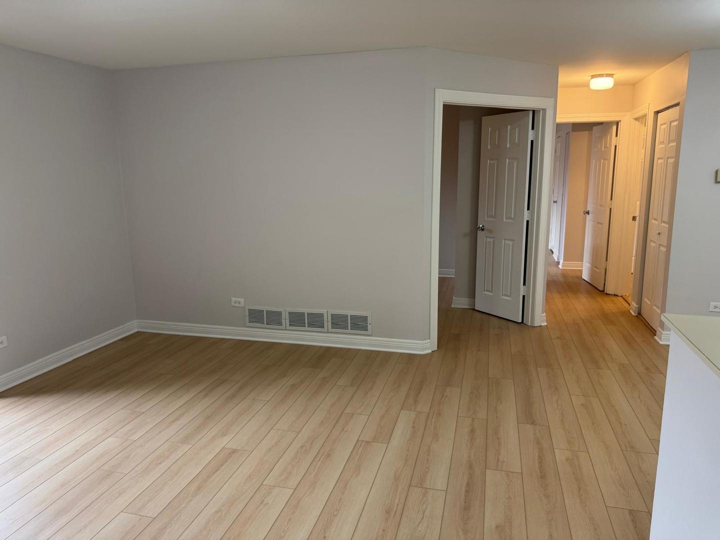 1935 N HICKS Road 106