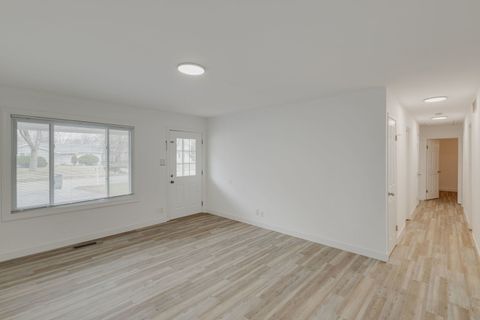 Tiny photo for 533 Redwood Road, Bolingbrook, IL 60440 (MLS # 12599143)