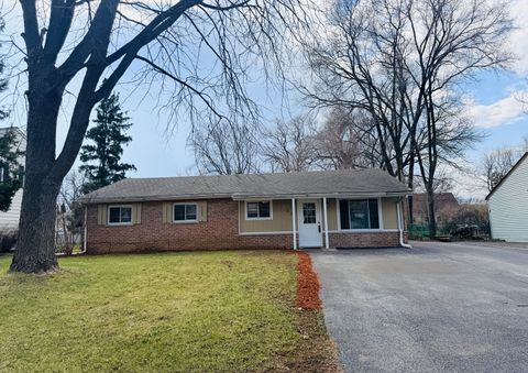 Photo of 533 Redwood Road, Bolingbrook, IL 60440 (MLS # 12599143)