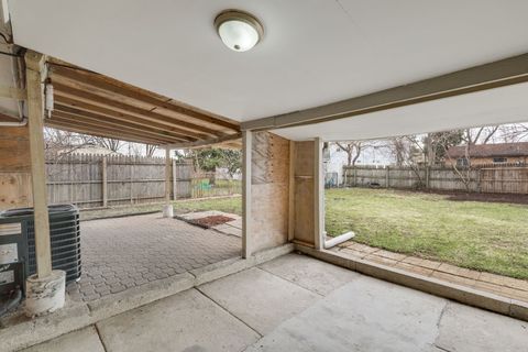 Tiny photo for 533 Redwood Road, Bolingbrook, IL 60440 (MLS # 12599143)