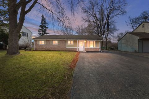 Tiny photo for 533 Redwood Road, Bolingbrook, IL 60440 (MLS # 12599143)