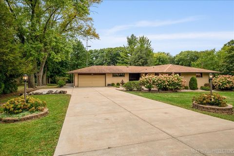 Photo of 445 Chillem Drive, Batavia, IL 60510 (MLS # 12476680) Photo of 445 Chillem Drive, Batavia, IL 60510 (MLS # 12476680)