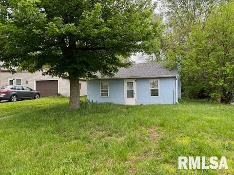 Tiny photo for 6812 33rd Street, Moline, IL 61265 (MLS # 12570199)