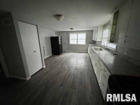 Tiny photo for 6812 33rd Street, Moline, IL 61265 (MLS # 12570199)