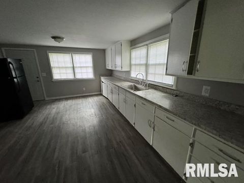 Tiny photo for 6812 33rd Street, Moline, IL 61265 (MLS # 12570199)