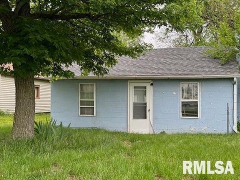 Tiny photo for 6812 33rd Street, Moline, IL 61265 (MLS # 12570199)