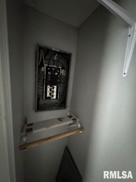 Tiny photo for 6812 33rd Street, Moline, IL 61265 (MLS # 12570199)