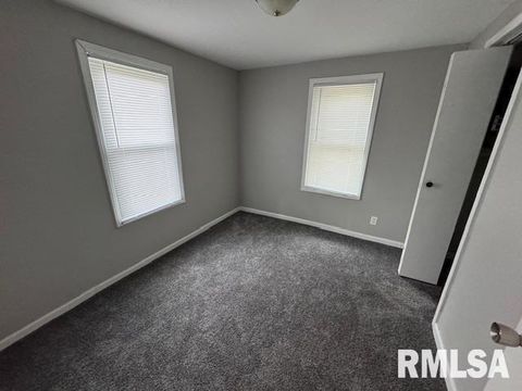 Tiny photo for 6812 33rd Street, Moline, IL 61265 (MLS # 12570199)