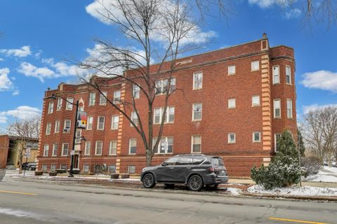 Tiny photo for 36 Harrison Street #2, Oak Park, IL 60304 (MLS # 12597252)