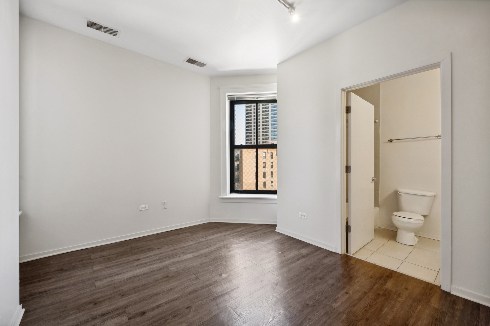 30 E Roosevelt Road 802
