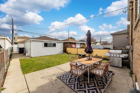 Tiny photo for 5105 S Mobile Avenue, Chicago, IL 60638 (MLS # 12522405)