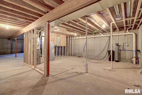 Tiny photo for 1024 11TH Avenue, Fulton, IL 52732 (MLS # QC4267703)