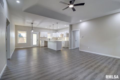 Tiny photo for 1024 11TH Avenue, Fulton, IL 52732 (MLS # QC4267703)