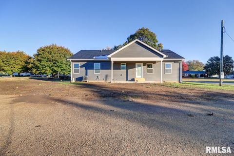 Tiny photo for 1024 11TH Avenue, Fulton, IL 52732 (MLS # QC4267703)