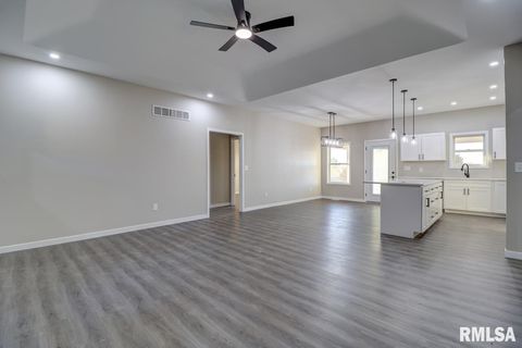 Tiny photo for 1024 11TH Avenue, Fulton, IL 52732 (MLS # QC4267703)