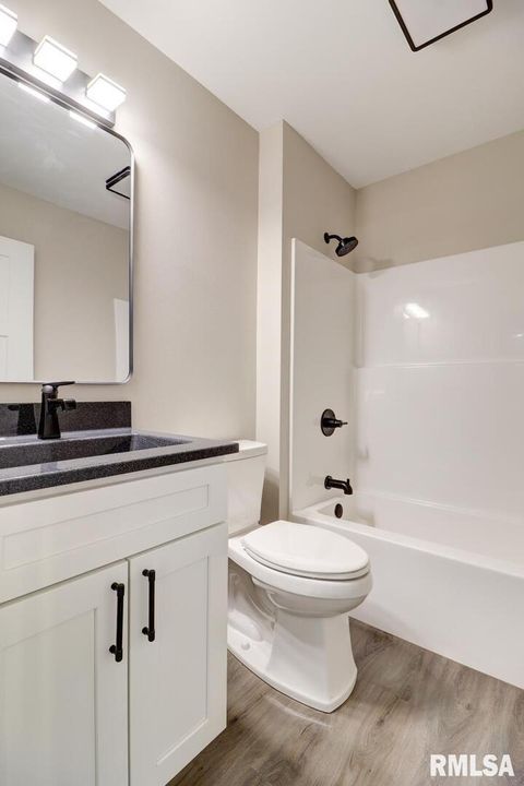 Tiny photo for 1024 11TH Avenue, Fulton, IL 52732 (MLS # QC4267703)