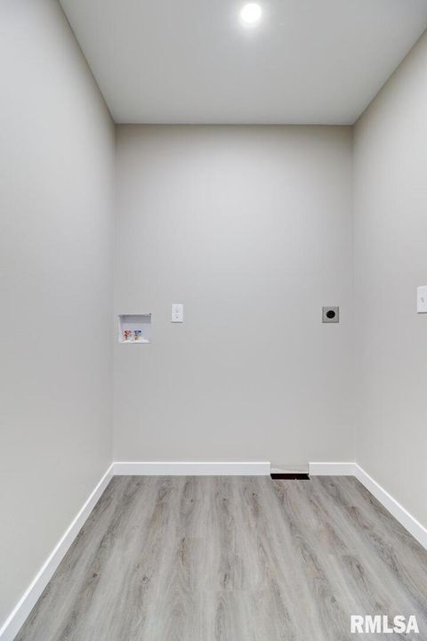 Tiny photo for 1024 11TH Avenue, Fulton, IL 52732 (MLS # QC4267703)