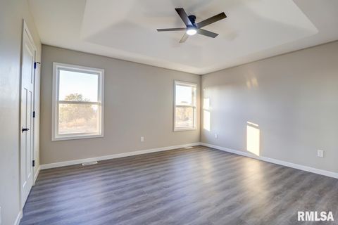 Tiny photo for 1024 11TH Avenue, Fulton, IL 52732 (MLS # QC4267703)