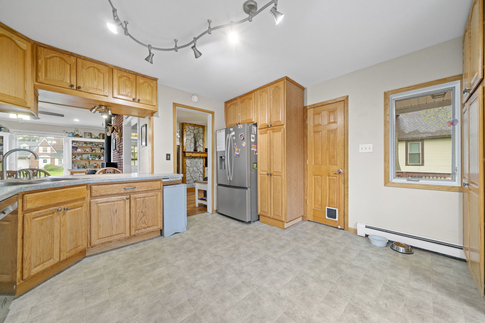 205 E Brayton