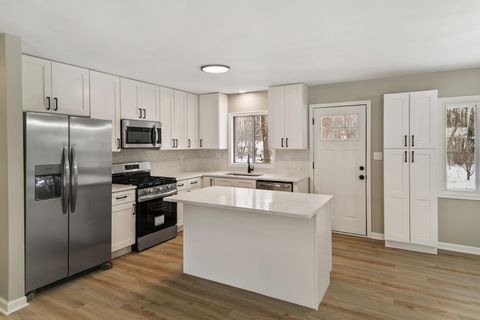 Tiny photo for 4126 Wildwood Drive, Crystal Lake, IL 60014 (MLS # 12511178)