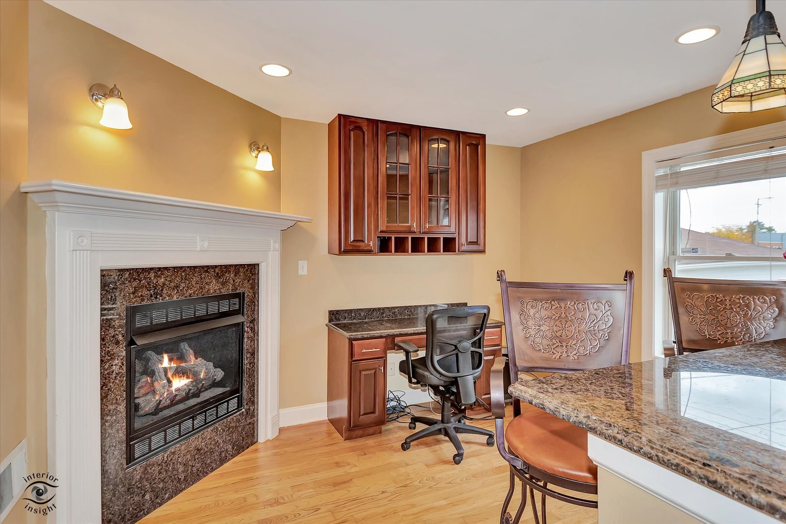 9521 S Sawyer Avenue