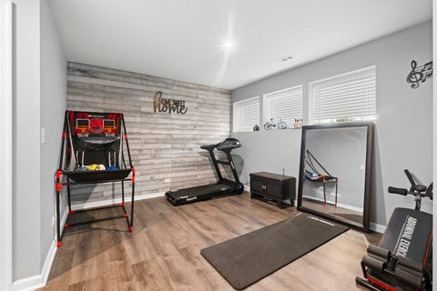 Tiny photo for 47 Nicholas Drive E, Des Plaines, IL 60016 (MLS # 12725770)