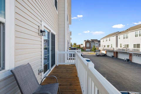 Tiny photo for 47 Nicholas Drive E, Des Plaines, IL 60016 (MLS # 12725770)