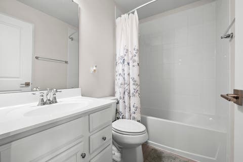 Tiny photo for 47 Nicholas Drive E, Des Plaines, IL 60016 (MLS # 12725770)