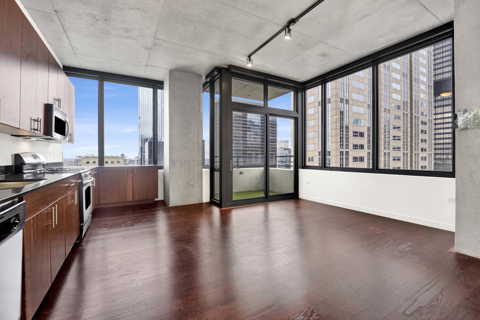 235 W Van Buren Street 2515