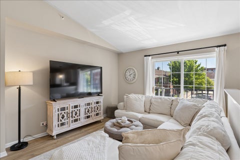 Tiny photo for 1116 Kensington Drive #21-A1, Northbrook, IL 60062 (MLS # 12719841)