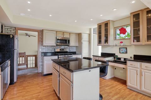 Tiny photo for 1170 Lancaster Court, Hoffman Estates, IL 60195 (MLS # 12614989)